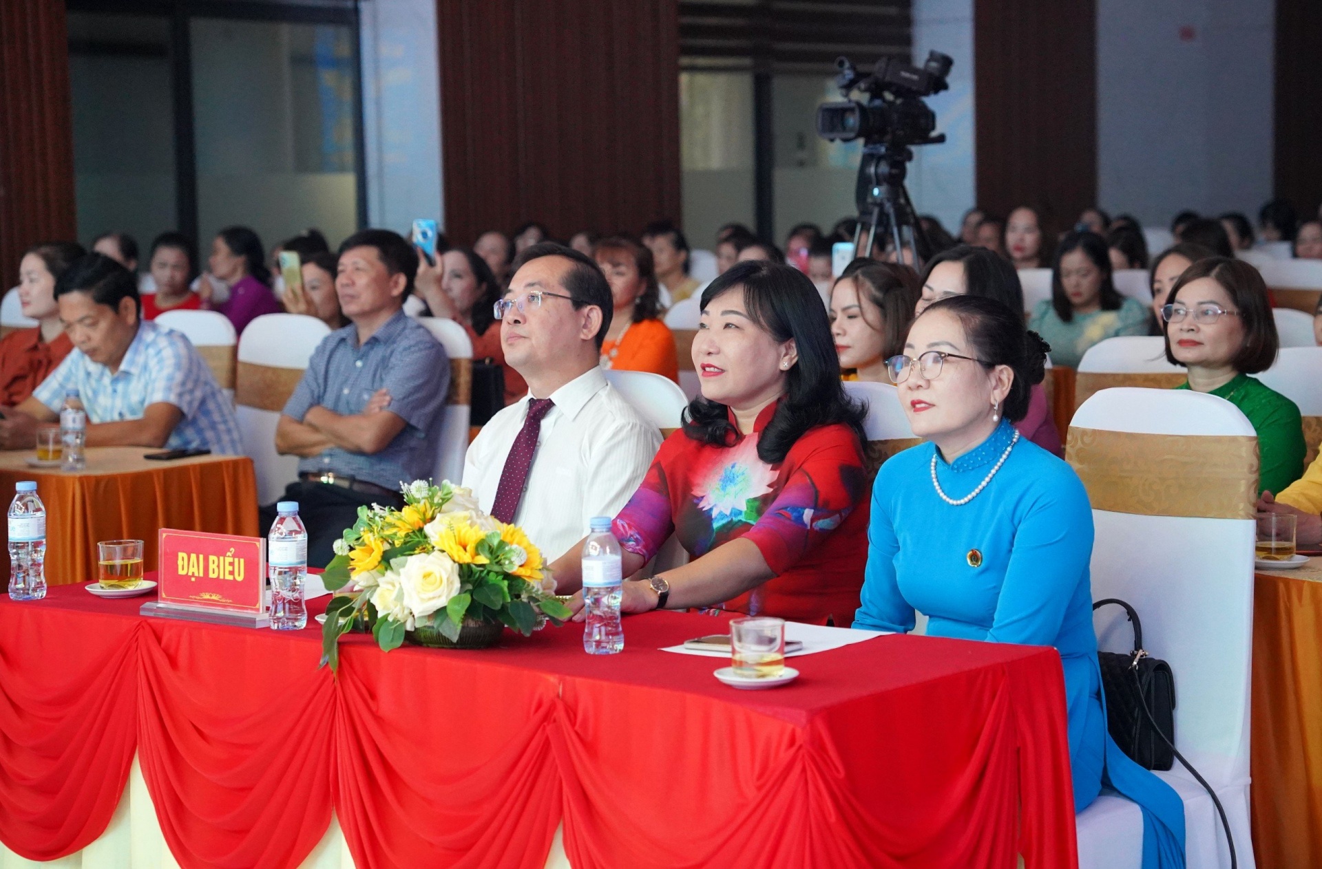 Tôn vinh 36 nữ doanh nhân tiêu biểu của TP Vinh