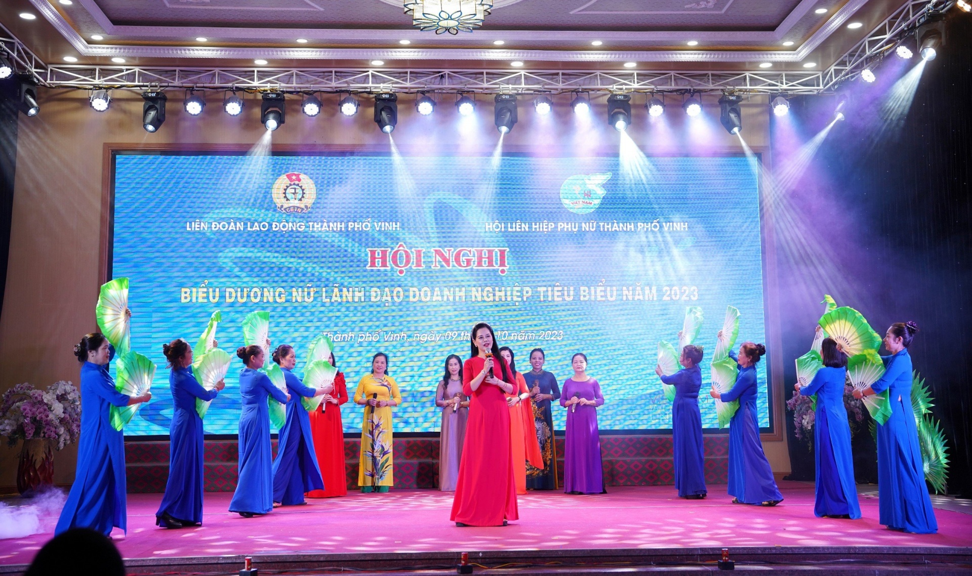 Tôn vinh 36 nữ doanh nhân tiêu biểu của TP Vinh