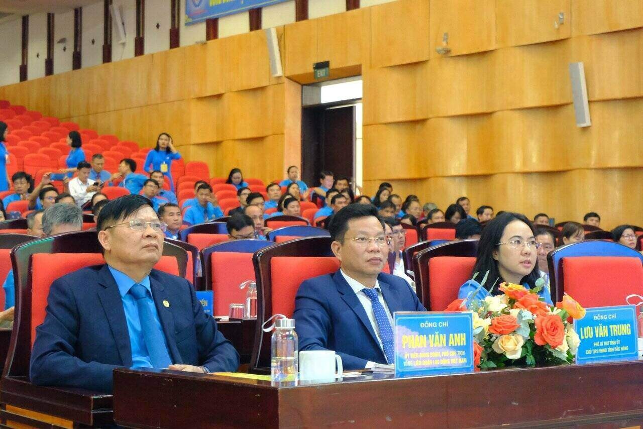 Đồng chí Đoàn Văn Sự được bầu làm Chủ tịch Liên đoàn Lao động tỉnh Đắk Nông