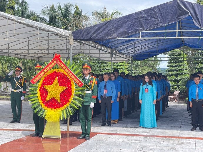 Đồng chí Đoàn Văn Sự được bầu làm Chủ tịch Liên đoàn Lao động tỉnh Đắk Nông