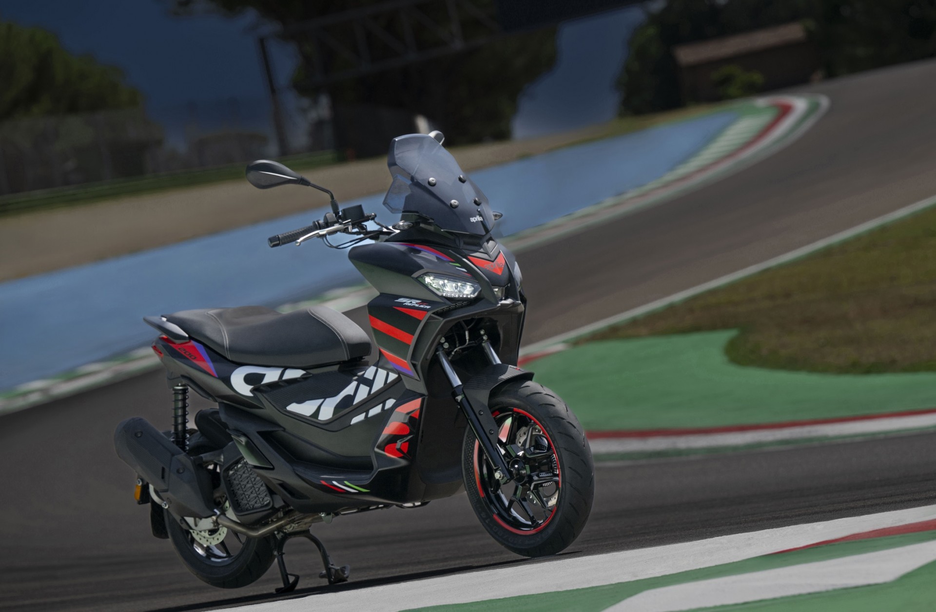 Piaggio giới thiệu ba mẫu xe mô tô hoàn toàn mới tại Việt Nam Piaggio giới thiệu ba mẫu xe mô tô hoàn toàn mới tại Việt Nam