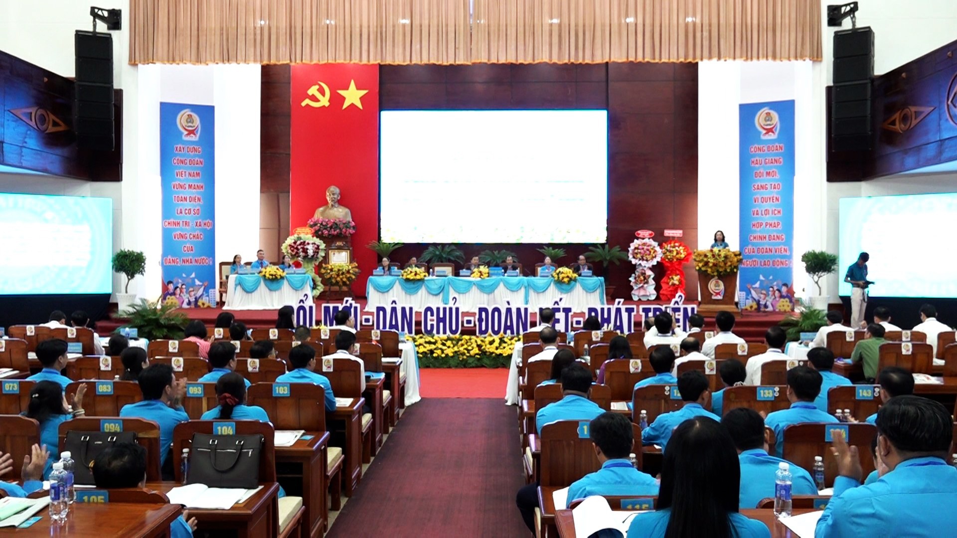 Công đoàn Hậu Giang được trao tặng Huân chương Lao động hạng Nhất Công đoàn Hậu Giang được trao tặng Huân chương Lao động hạng Nhất