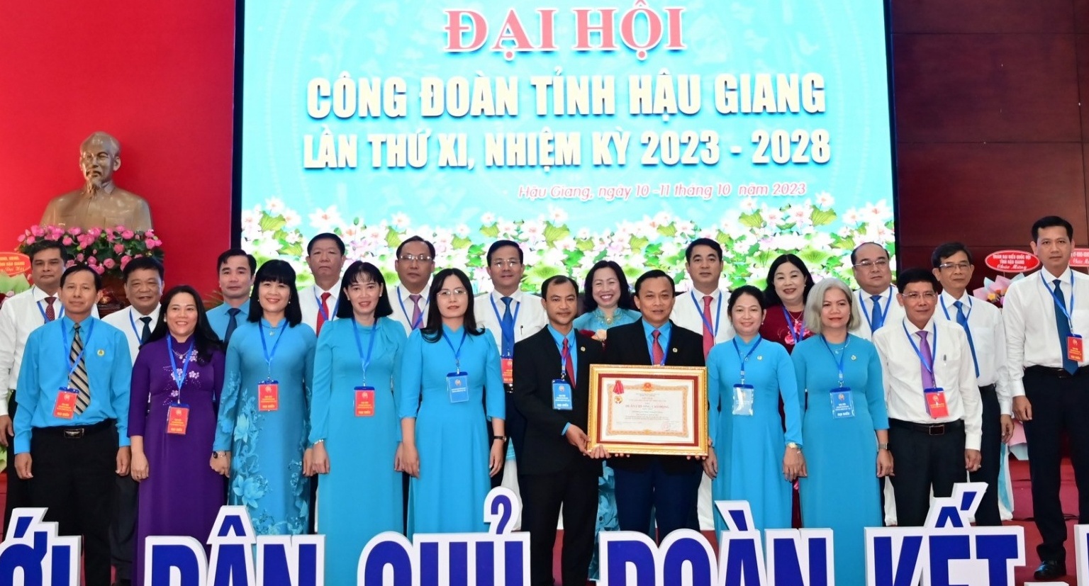 Công đoàn Hậu Giang được trao tặng Huân chương Lao động hạng Nhất