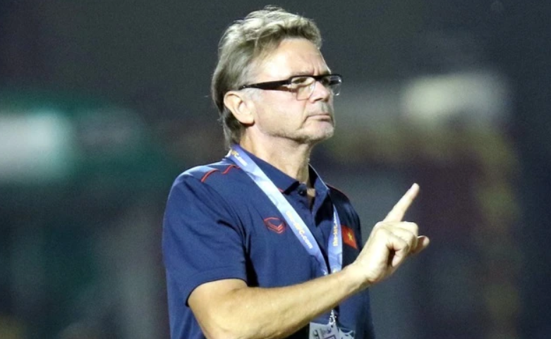 Khi người hâm mộ hết kiên nhẫn với ông Troussier Khi người hâm mộ hết kiên nhẫn với ông Troussier