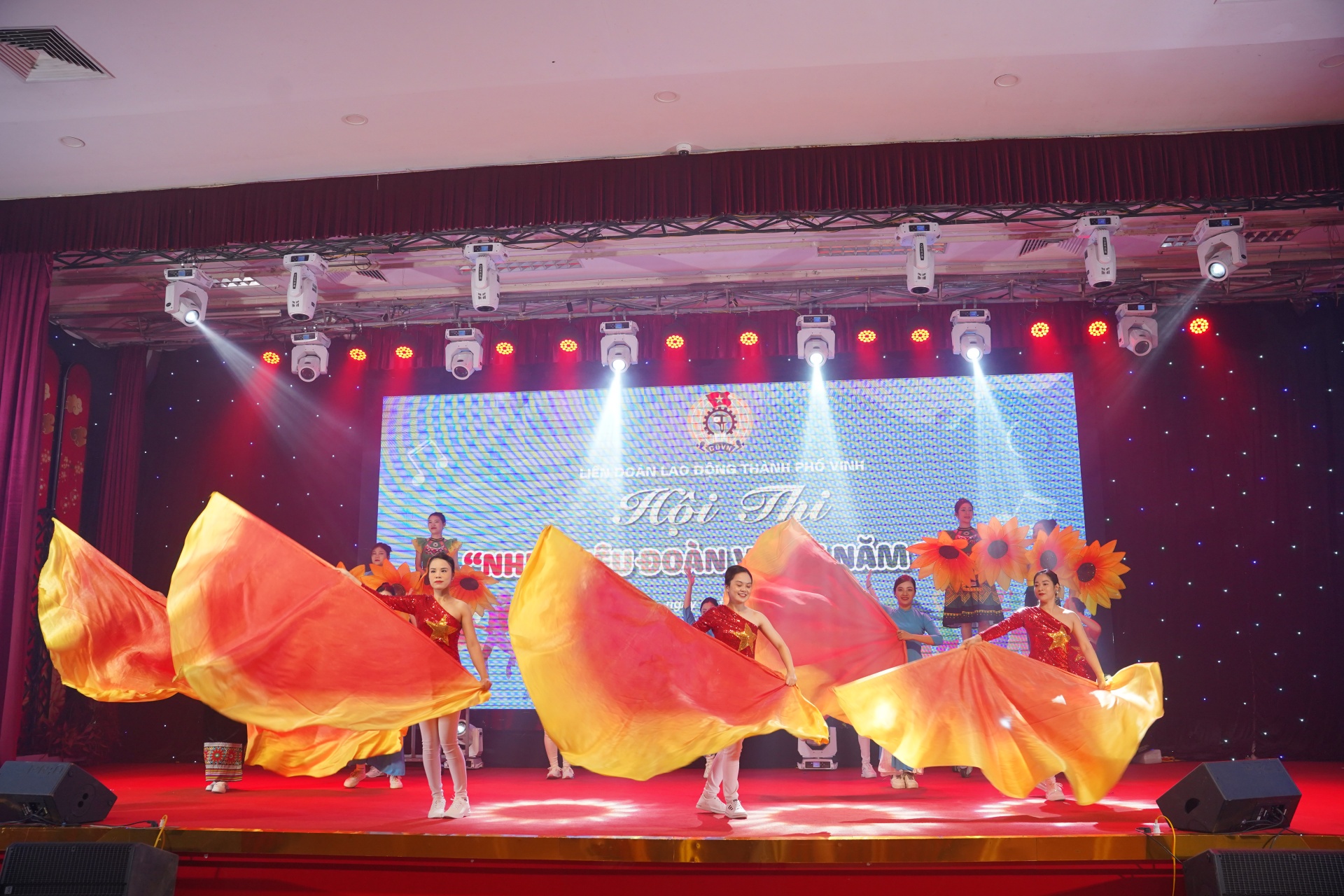 Thành phố Vinh: Đặc sắc, ấn tượng “Nhịp điệu đoàn viên năm 2023” Thành phố Vinh: Đặc sắc, ấn tượng “Nhịp điệu đoàn viên năm 2023”