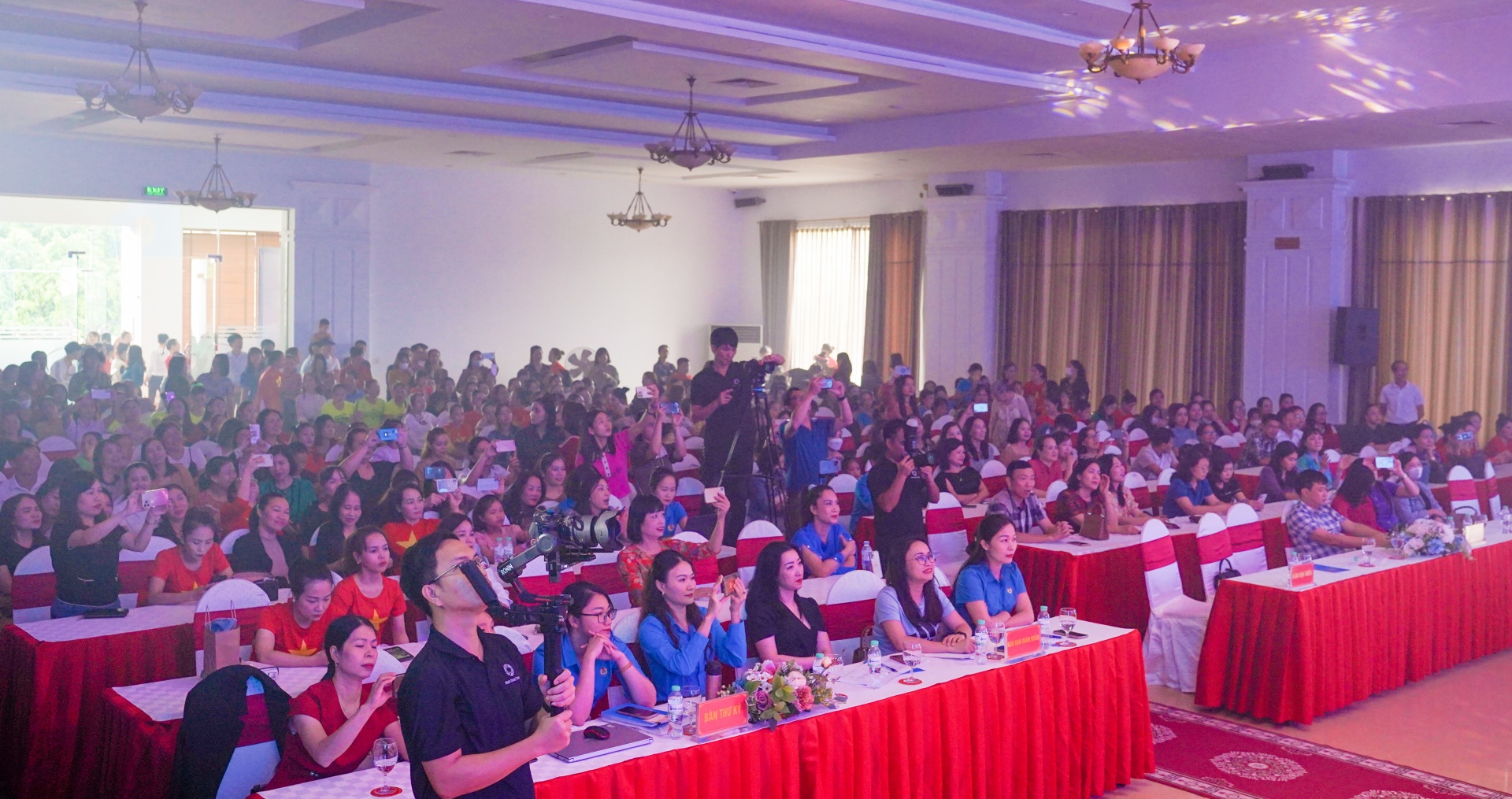 Thành phố Vinh: Đặc sắc, ấn tượng “Nhịp điệu đoàn viên năm 2023” Thành phố Vinh: Đặc sắc, ấn tượng “Nhịp điệu đoàn viên năm 2023”