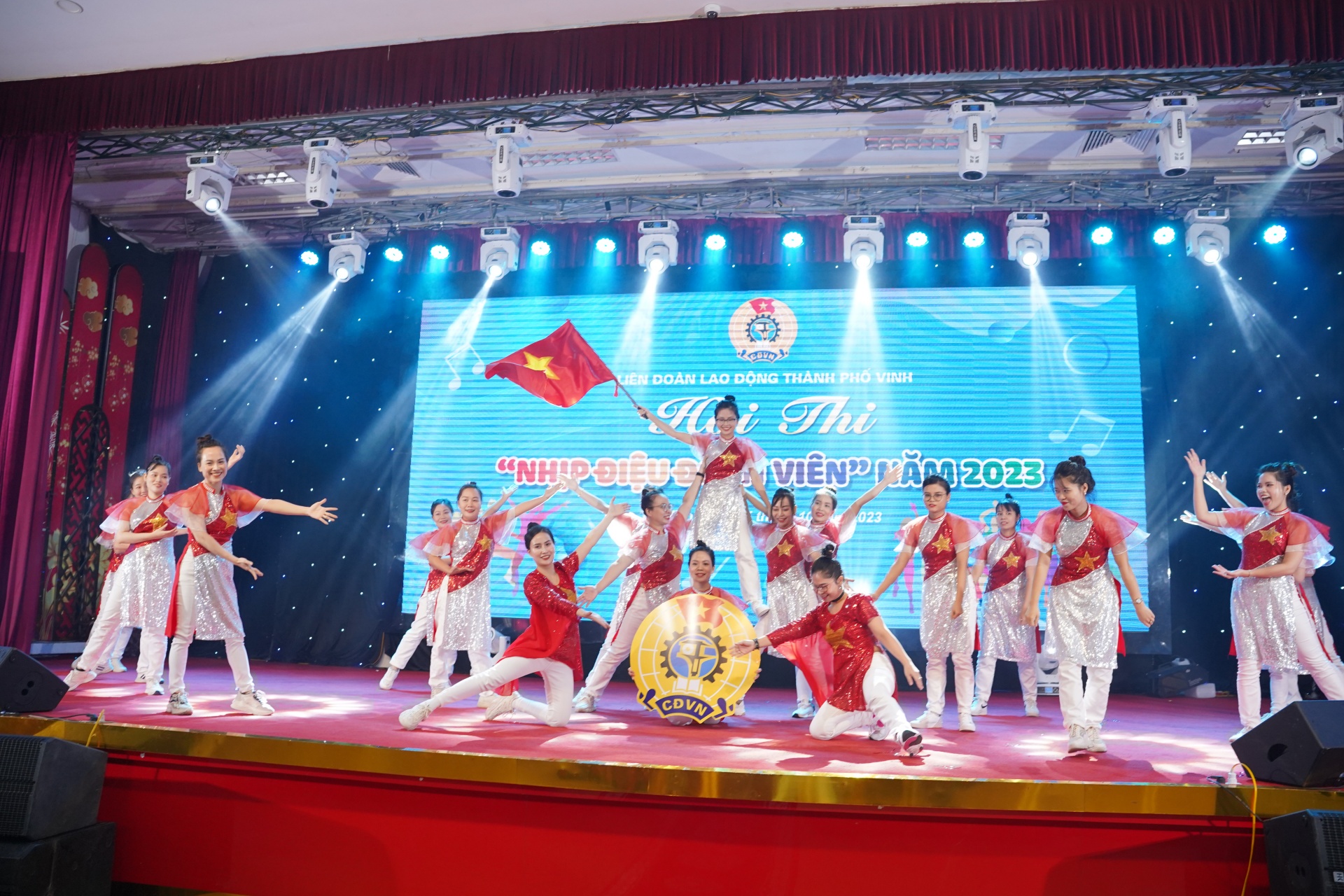 Thành phố Vinh: Đặc sắc, ấn tượng “Nhịp điệu đoàn viên năm 2023” Thành phố Vinh: Đặc sắc, ấn tượng “Nhịp điệu đoàn viên năm 2023”