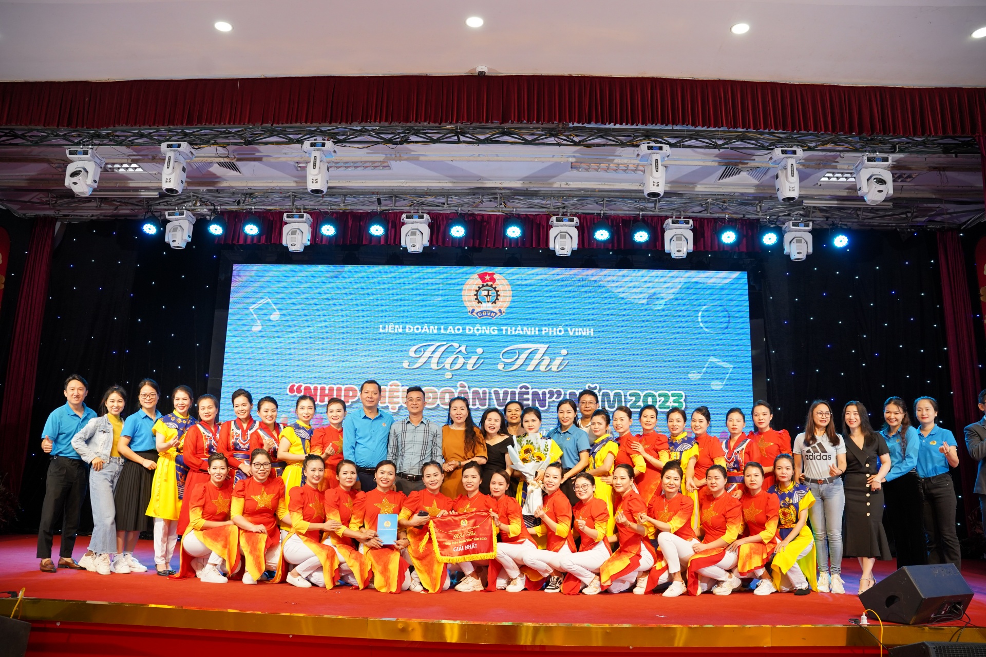 Thành phố Vinh: Đặc sắc, ấn tượng “Nhịp điệu đoàn viên năm 2023” Thành phố Vinh: Đặc sắc, ấn tượng “Nhịp điệu đoàn viên năm 2023”