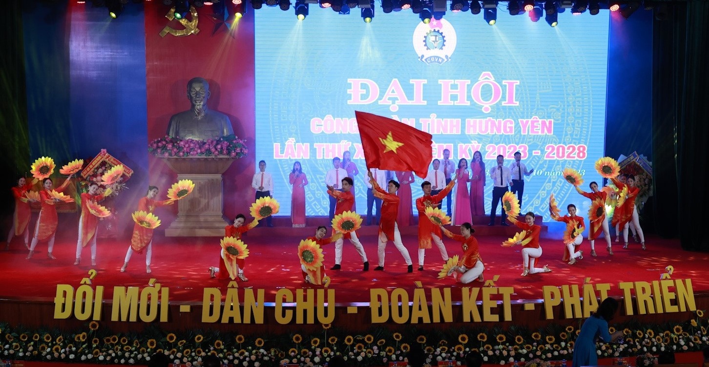 Đồng chí Lê Quang Toản tái cử chức vụ Chủ tịch LĐLĐ tỉnh Hưng Yên Đồng chí Lê Quang Toản tái cử chức vụ Chủ tịch LĐLĐ tỉnh Hưng Yên