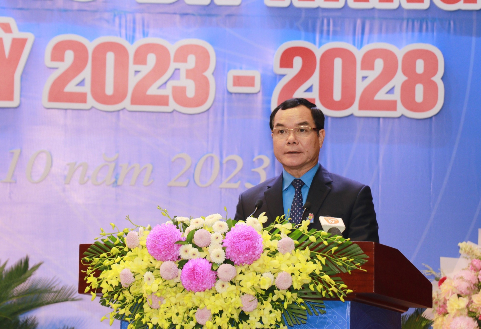 Chủ tịch Tổng LĐLĐ Việt Nam đề nghị TP Đà Nẵng cần ưu tiên nguồn lực để thực hiện các khâu đột phá Chủ tịch Tổng LĐLĐ Việt Nam đề nghị TP Đà Nẵng cần ưu tiên nguồn lực để thực hiện các khâu đột phá