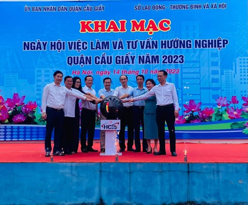 Ngành Thương mại, Dịch vụ tăng tuyển dụng phục vụ nhu cầu cuối năm