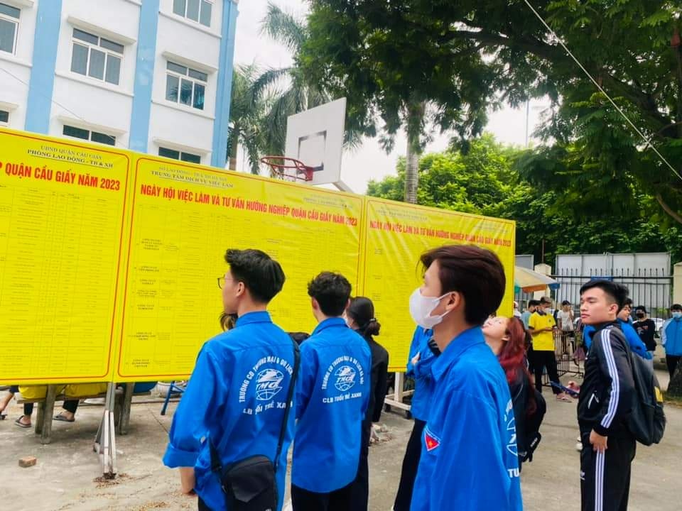 Ngành Thương mại, Dịch vụ tăng tuyển dụng phục vụ nhu cầu cuối năm