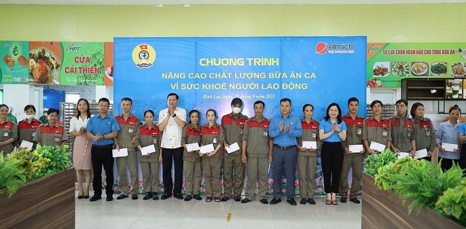 Khẳng định vai trò, vị thế của tổ chức Công đoàn trong tình hình mới Khẳng định vai trò, vị thế của tổ chức Công đoàn trong tình hình mới