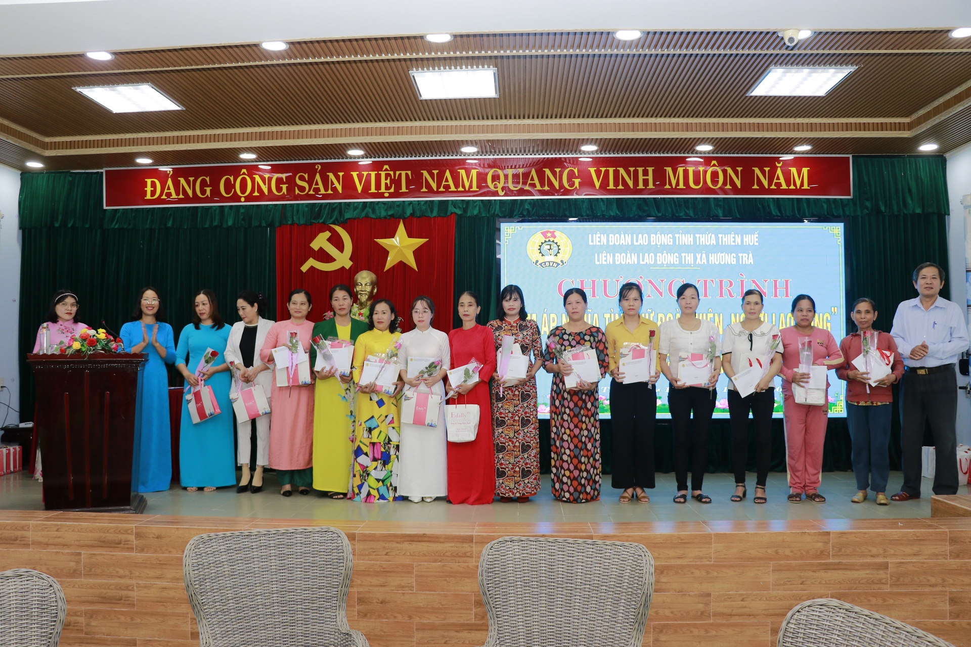 Nâng cao phúc lợi cho nữ đoàn viên, người lao động Nâng cao phúc lợi cho nữ đoàn viên, người lao động