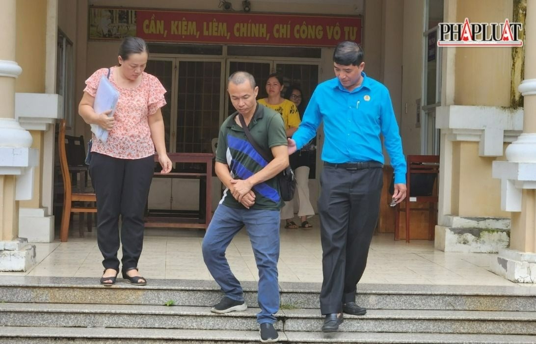 Công đoàn giúp NLĐ thắng kiện, được bồi thường hơn 725 triệu đồng Công đoàn giúp NLĐ thắng kiện, được bồi thường hơn 725 triệu đồng