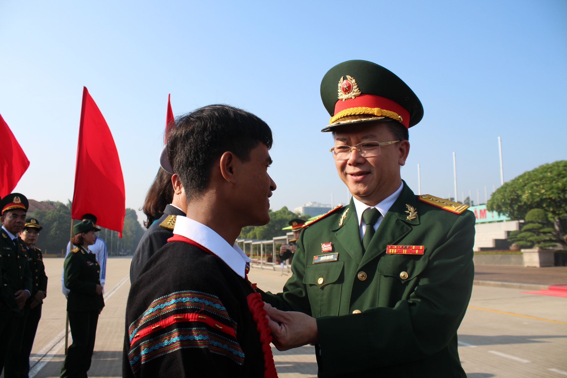 Đại hội Công đoàn Quân đội lần thứ X: Tuyên dương điển hình – Báo công dâng Bác! Đại hội Công đoàn Quân đội lần thứ X: Tuyên dương điển hình – Báo công dâng Bác!