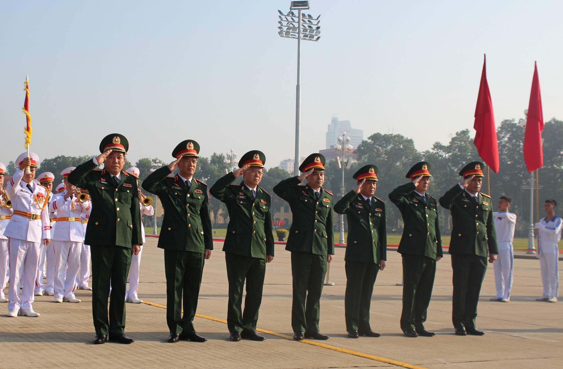 Đại hội Công đoàn Quân đội lần thứ X: Tuyên dương điển hình – Báo công dâng Bác! Đại hội Công đoàn Quân đội lần thứ X: Tuyên dương điển hình – Báo công dâng Bác!