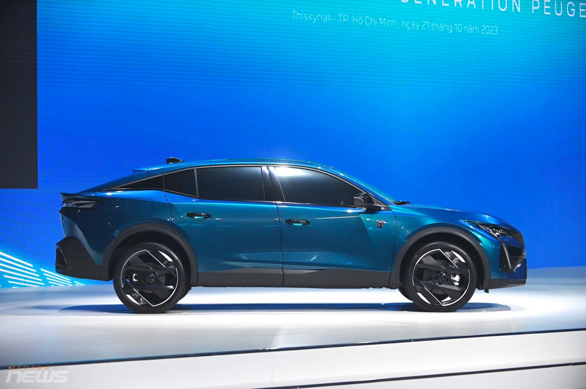 Peugeot 408 2023 ra mắt