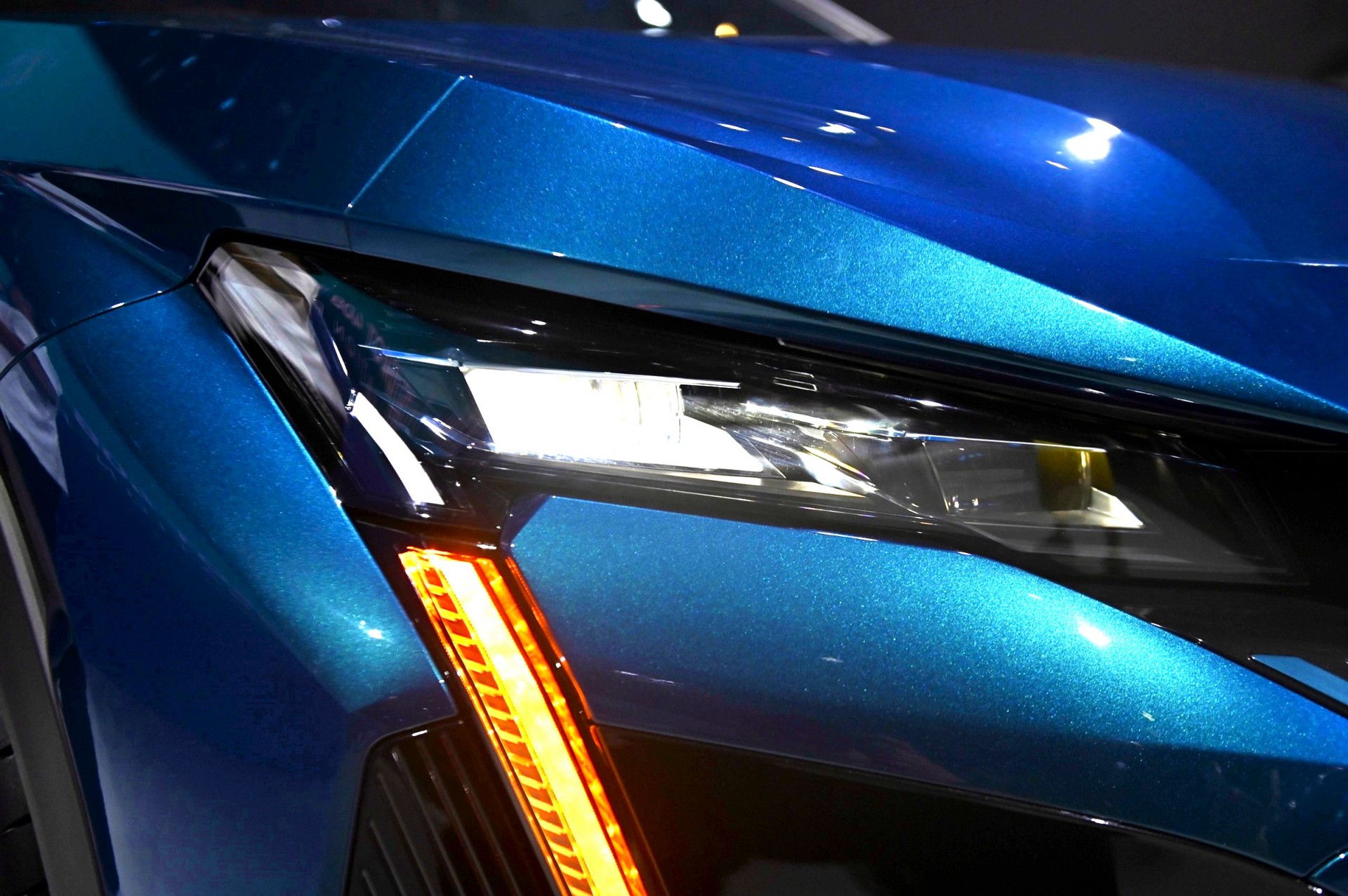 Cận cảnh CUV Coupe Peugeot 408 vừa được ra mắt Cận cảnh CUV Coupe Peugeot 408 vừa được ra mắt