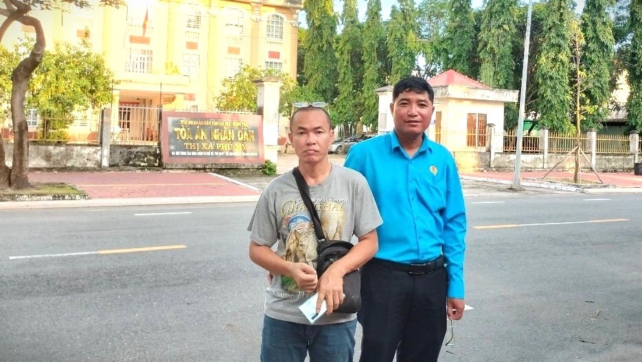 Vụ NLĐ thắng kiện hơn 725 triệu: Để NLĐ tin ở Công đoàn Vụ NLĐ thắng kiện hơn 725 triệu: Để NLĐ tin ở Công đoàn