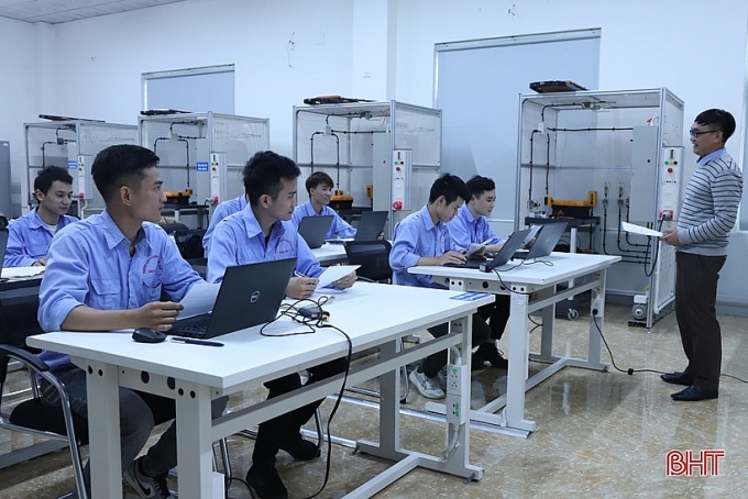 Việc làm và kỹ năng trong lịch sử loài người Việc làm và kỹ năng trong lịch sử loài người