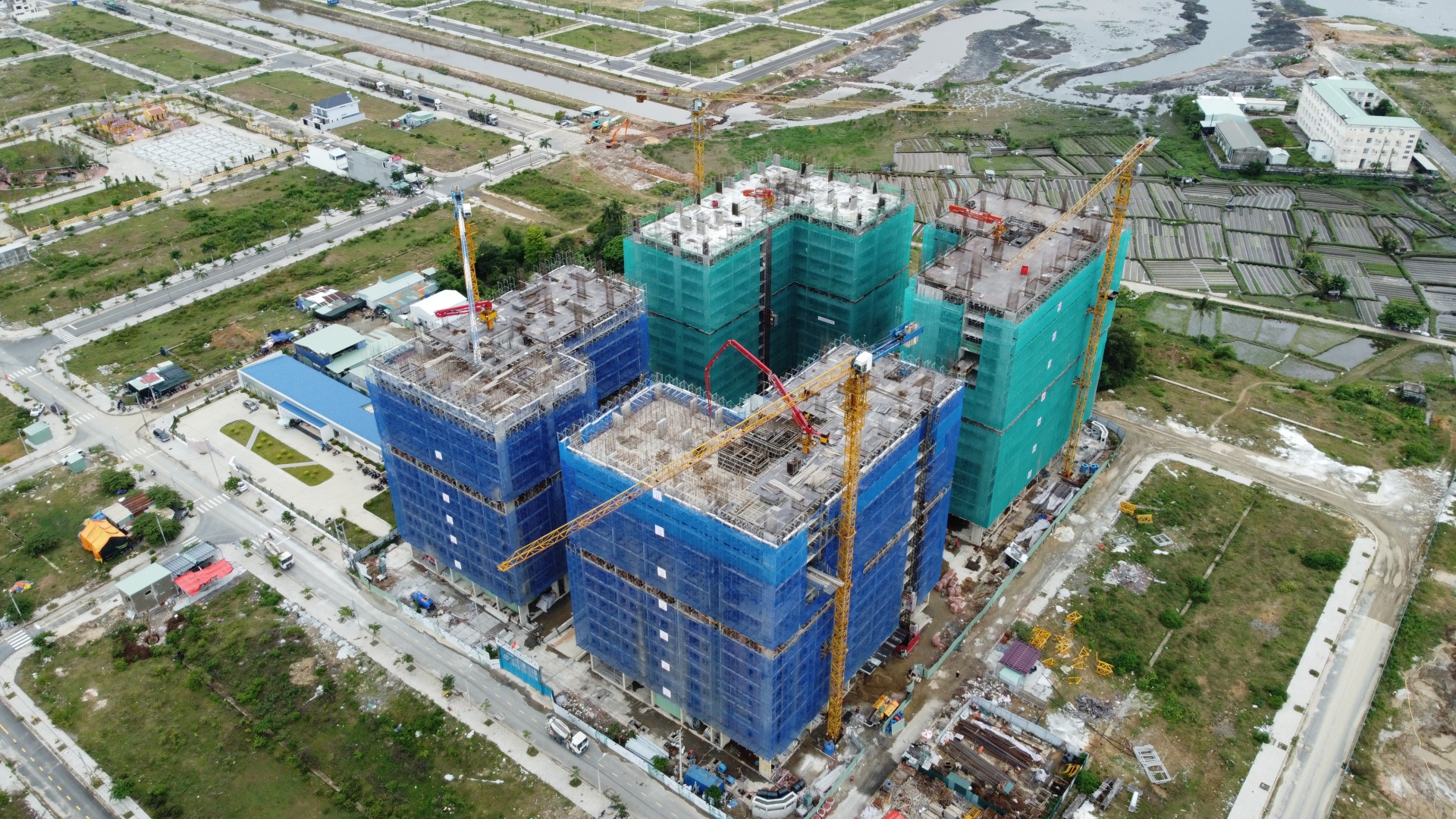 Tháo điểm nghẽn nhà ở xã hội- Kỳ 1: Nhà ở cho công nhân: tư duy bao cấp hay thị trường? Tháo điểm nghẽn nhà ở xã hội- Kỳ 1: Nhà ở cho công nhân: tư duy bao cấp hay thị trường?