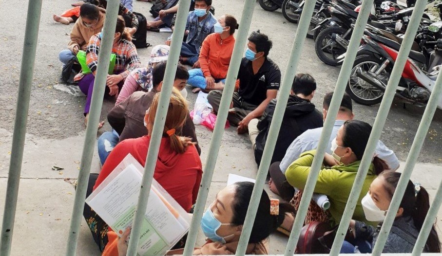 Vì sao công nhân nghỉ việc chờ rút bảo hiểm xã hội 1 lần?