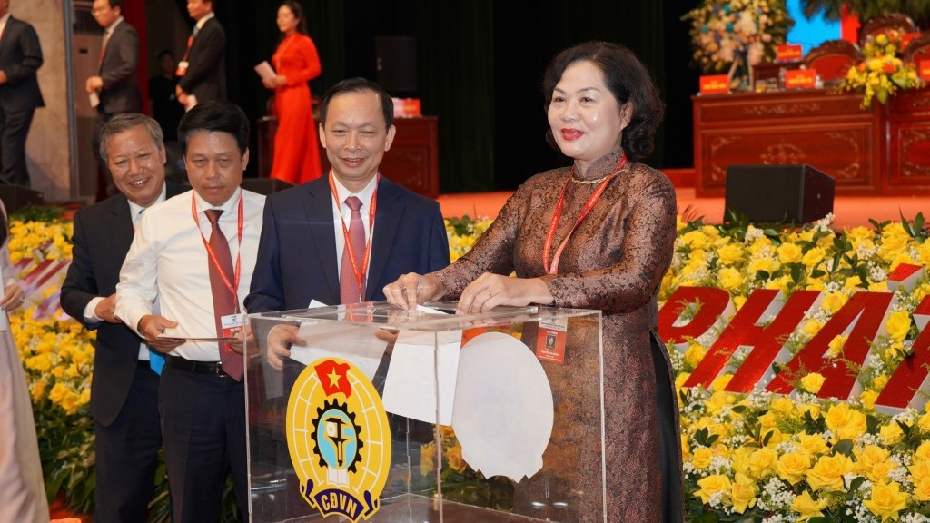 NHỮNG BƯỚC TIẾN ĐƯỢC KỲ VỌNG TRONG NHIỆM KỲ MỚI NHỮNG BƯỚC TIẾN ĐƯỢC KỲ VỌNG TRONG NHIỆM KỲ MỚI