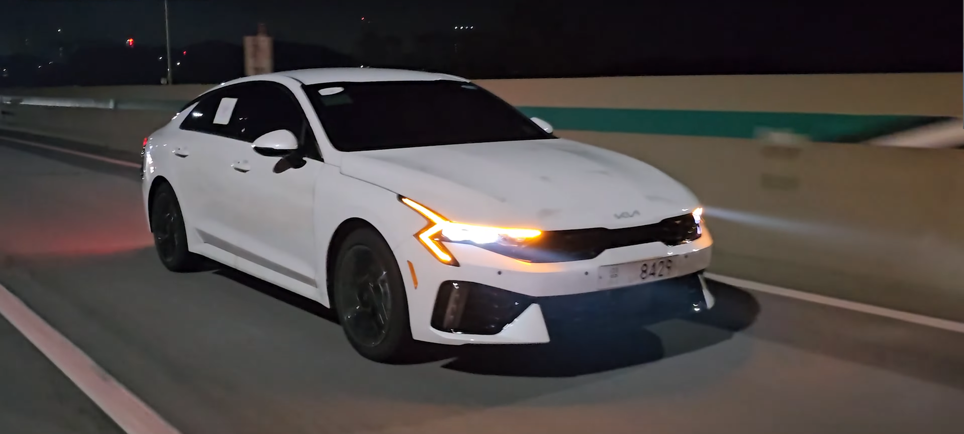 Bắt gặp Kia K5 2024 lăn bánh trên đường phố Hàn Quốc Bắt gặp Kia K5 2024 lăn bánh trên đường phố Hàn Quốc