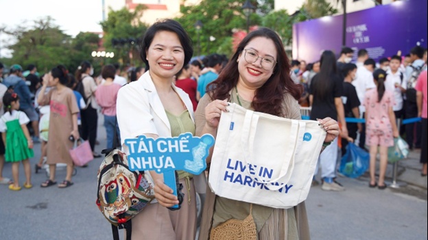 N.H.O lan tỏa thông điệp bảo vệ môi trường qua “Hi GREEN - Đổi rác nhựa lấy cây xanh”