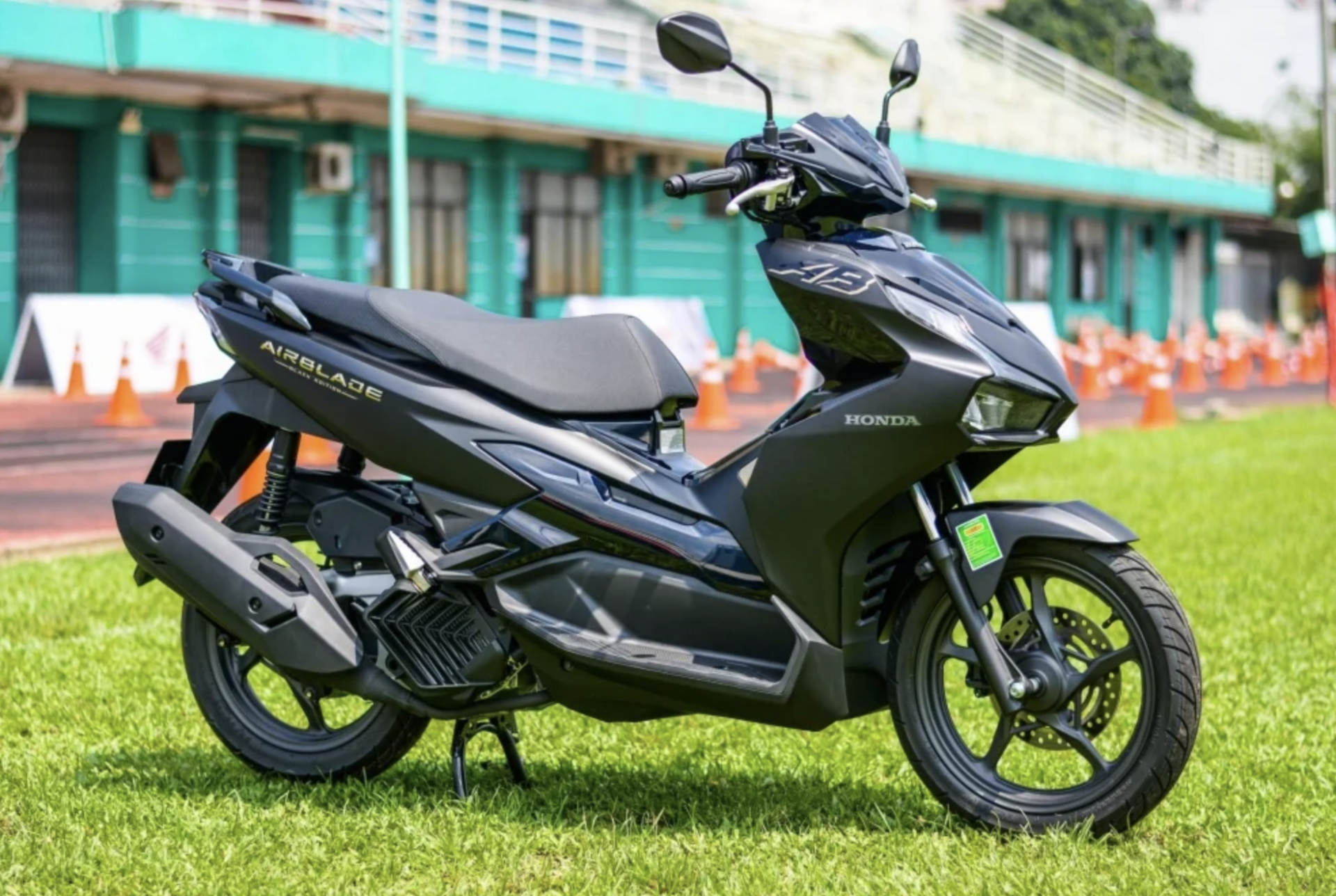 Những lựa chọn xe máy cũ ở nhiều phân khúc cho nam công nhân