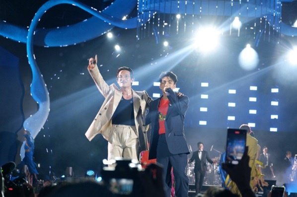 Từ Charlie Puth đến Maroon 5: Dấu ấn tầm vóc quốc tế của lễ hội âm nhạc 8Wonder Từ Charlie Puth đến Maroon 5: Dấu ấn tầm vóc quốc tế của lễ hội âm nhạc 8Wonder