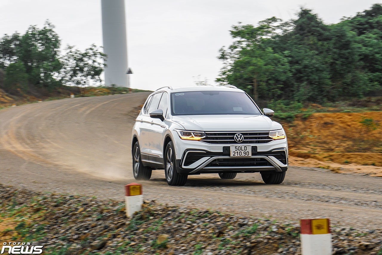 Volkswagen giảm giá hàng loạt xe, cao nhất lên tới 400 triệu đồng Volkswagen giảm giá hàng loạt xe, cao nhất lên tới 400 triệu đồng