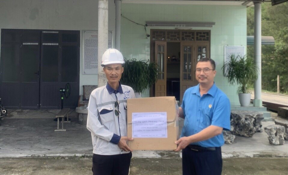 Nâng cao công tác tập hợp, vận động người lao động gia nhập tổ chức Công đoàn Nâng cao công tác tập hợp, vận động người lao động gia nhập tổ chức Công đoàn