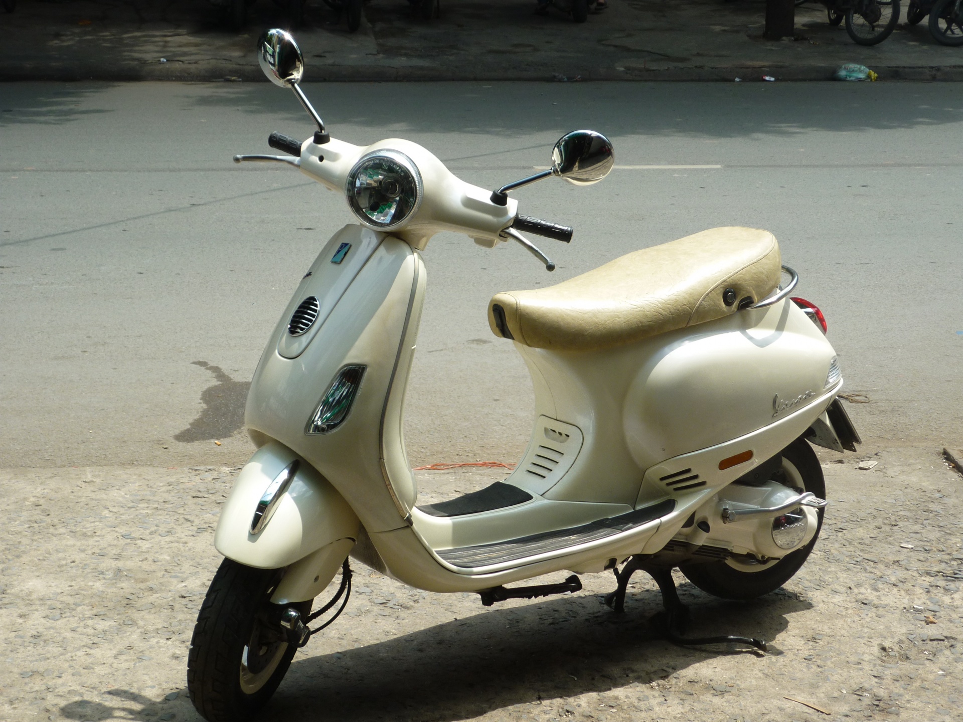 Những mẫu xe máy đời cũ kiểu dáng không lỗi mốt vẫn được chuộng