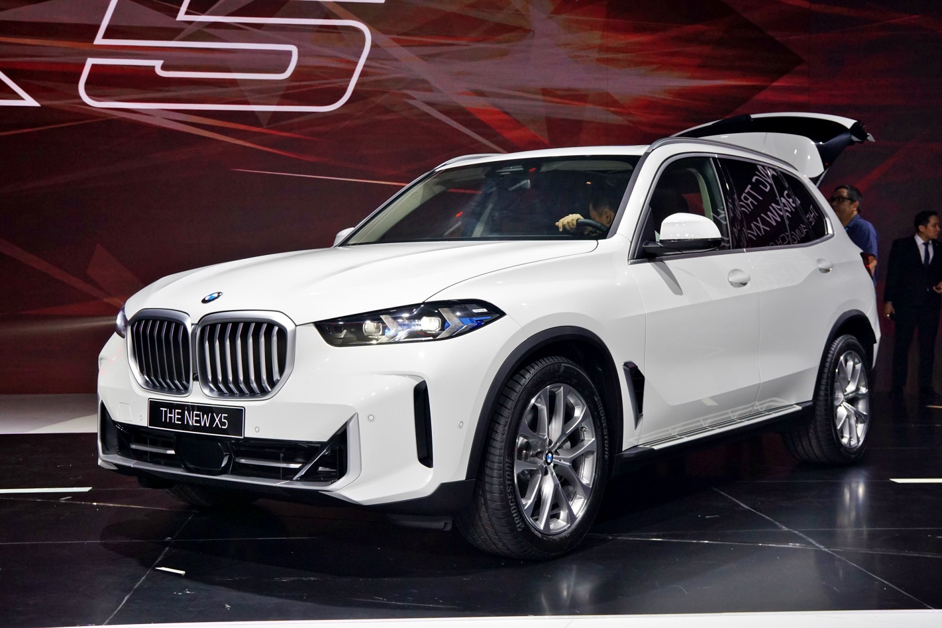 BMW X5 LCI 2023 trình làng tại Việt Nam với giá từ 3,9 tỷ đồng