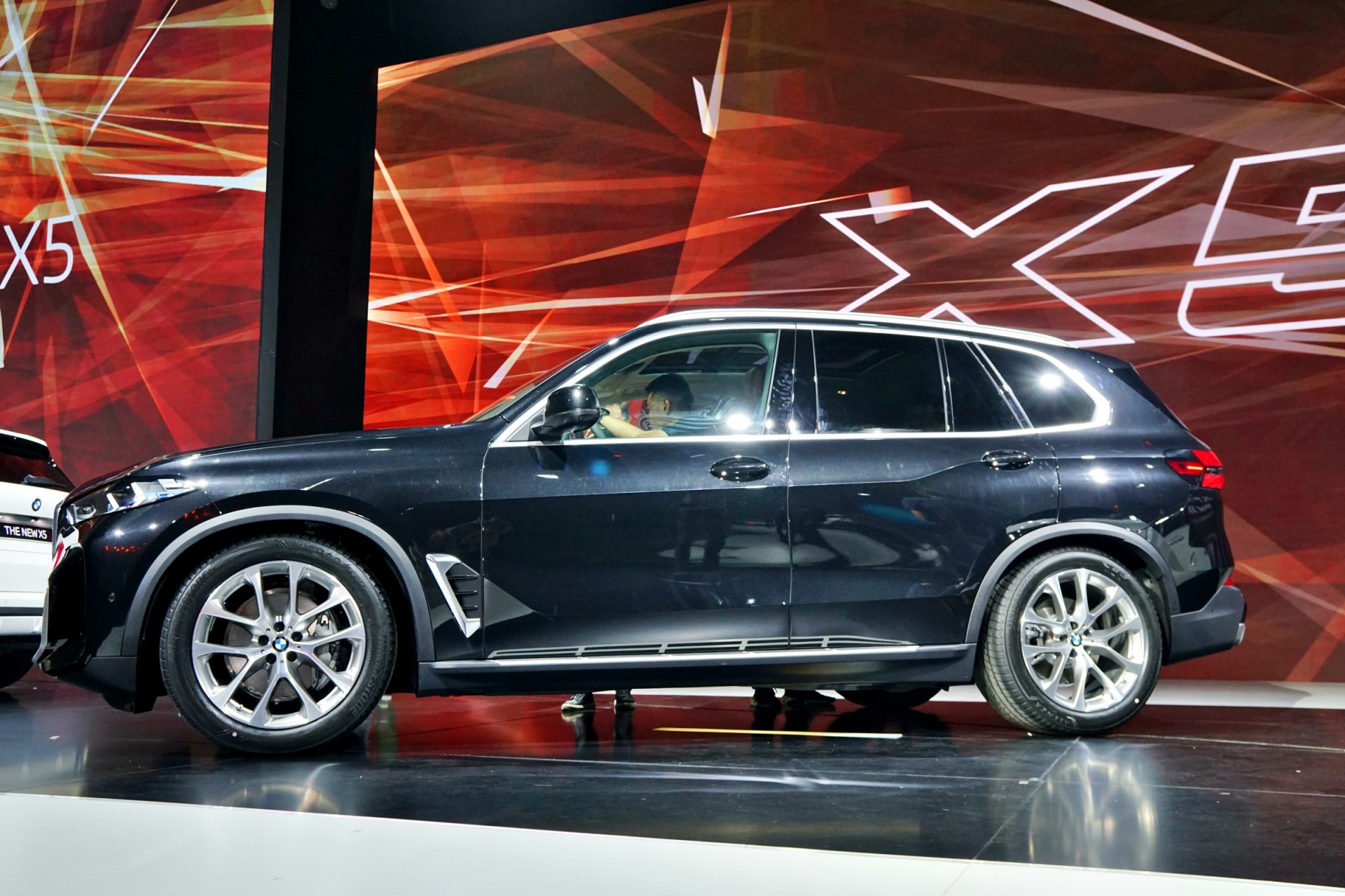 BMW X5 LCI 2023 trình làng tại Việt Nam với giá từ 3,9 tỷ đồng