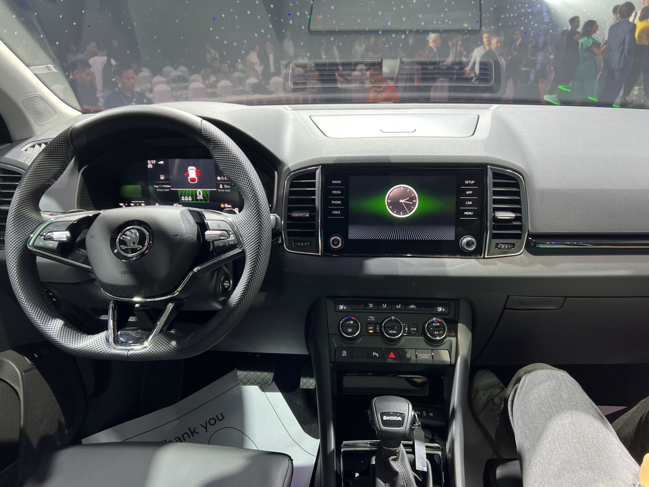 Chi tiết Skoda Karoq 2023 vừa ra mắt, giá lăn bánh dao động hơn 1 tỷ đồng