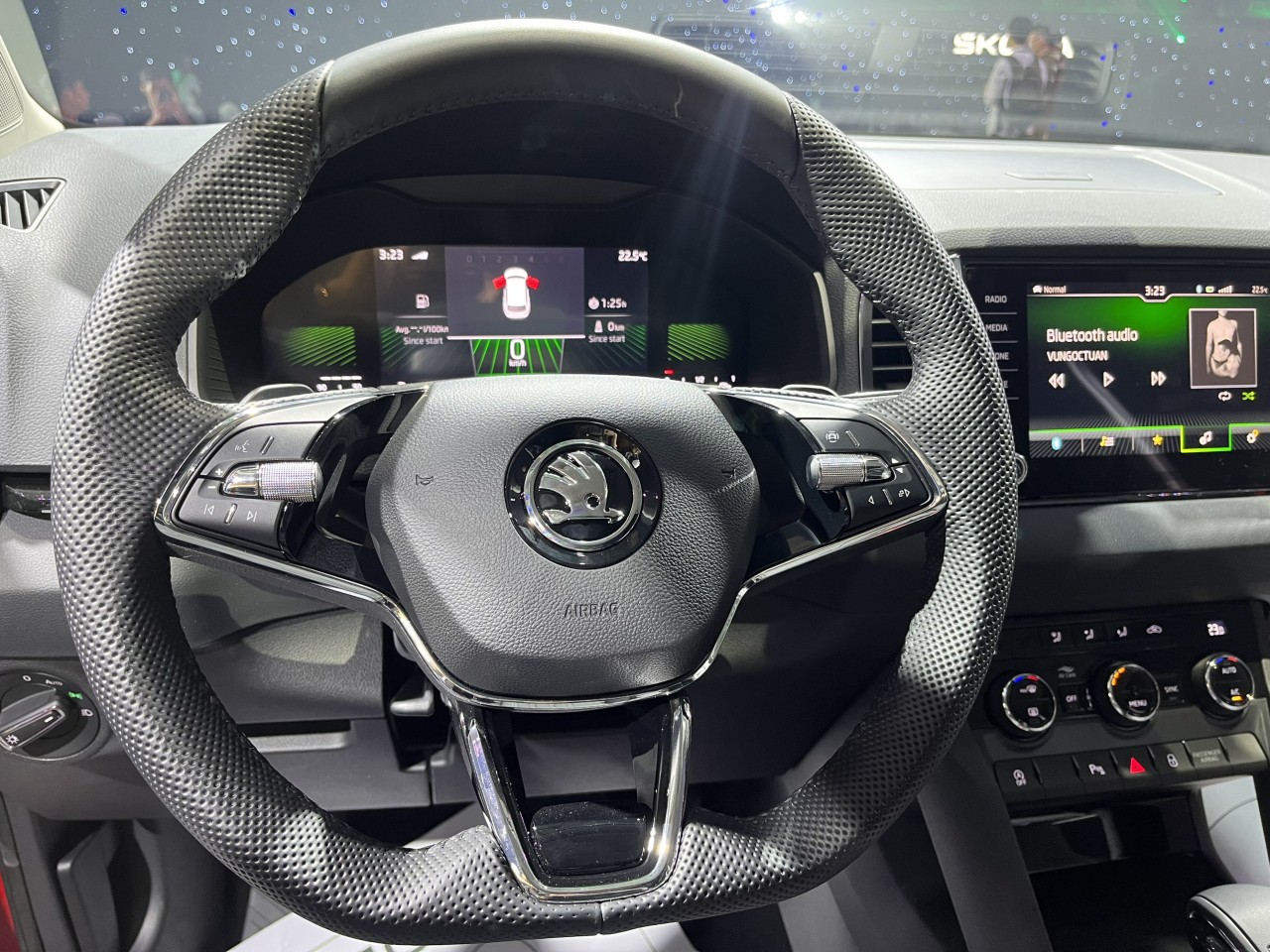 Chi tiết Skoda Karoq 2023 vừa ra mắt, giá lăn bánh dao động hơn 1 tỷ đồng