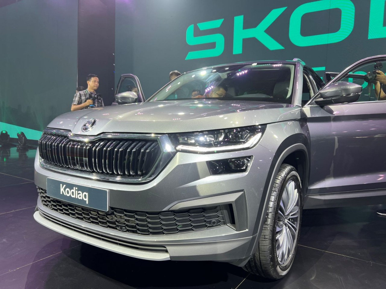 Skoda Kodiaq 2024 mới ra mắt tại Việt Nam, giá lăn bánh từ 1,3 đến 1,6 tỷ đồng Skoda Kodiaq 2024 mới ra mắt tại Việt Nam, giá lăn bánh từ 1,3 đến 1,6 tỷ đồng