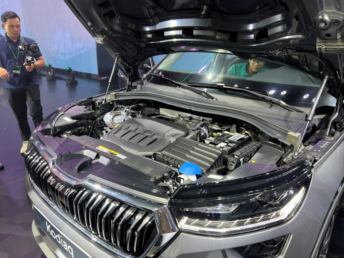 Skoda Kodiaq 2024 mới ra mắt tại Việt Nam, giá lăn bánh từ 1,3 đến 1,6 tỷ đồng Skoda Kodiaq 2024 mới ra mắt tại Việt Nam, giá lăn bánh từ 1,3 đến 1,6 tỷ đồng