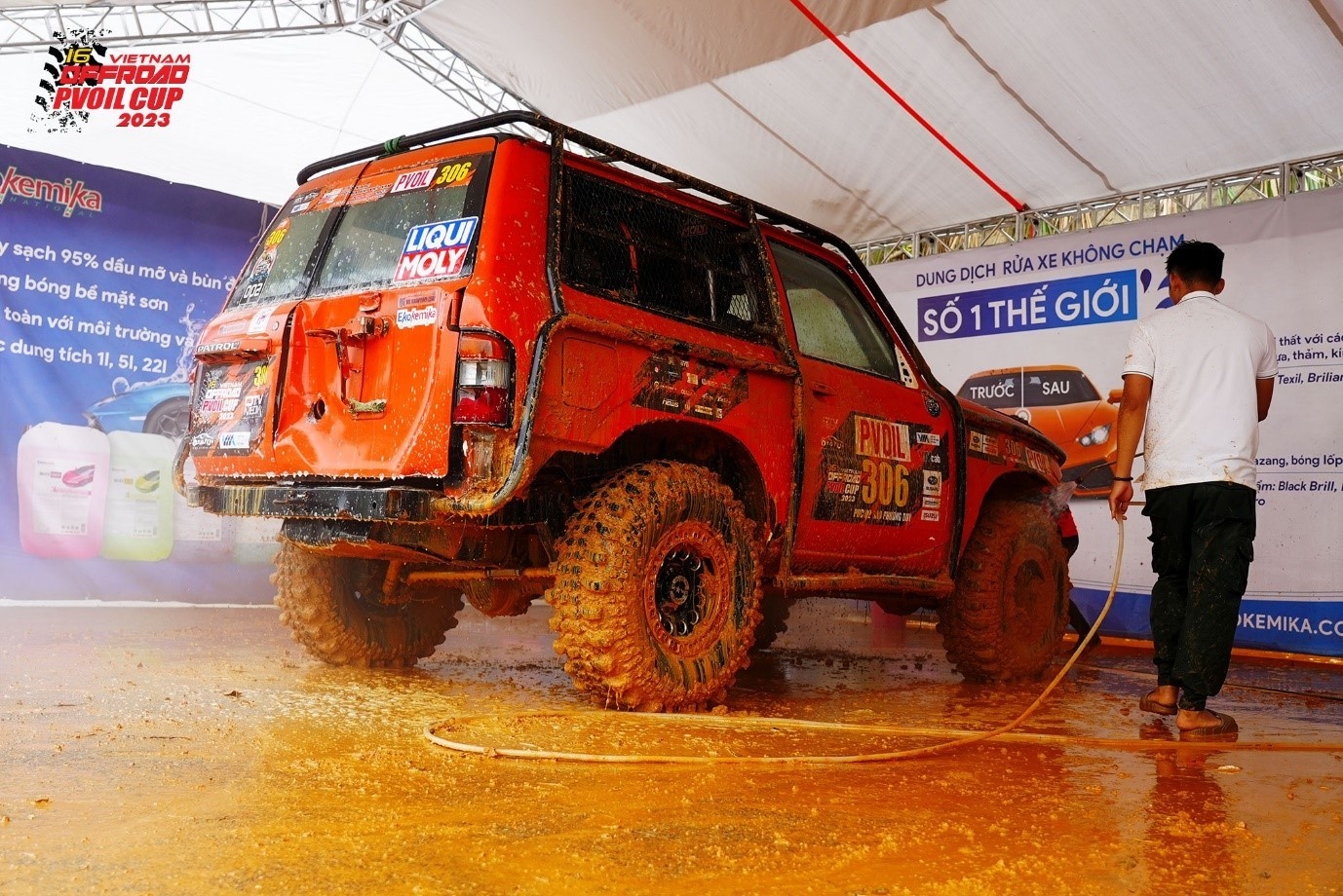 [PVOIL VOC 2023] Ekokemika Việt Nam tài trợ rửa xe miễn phí tại giải đua