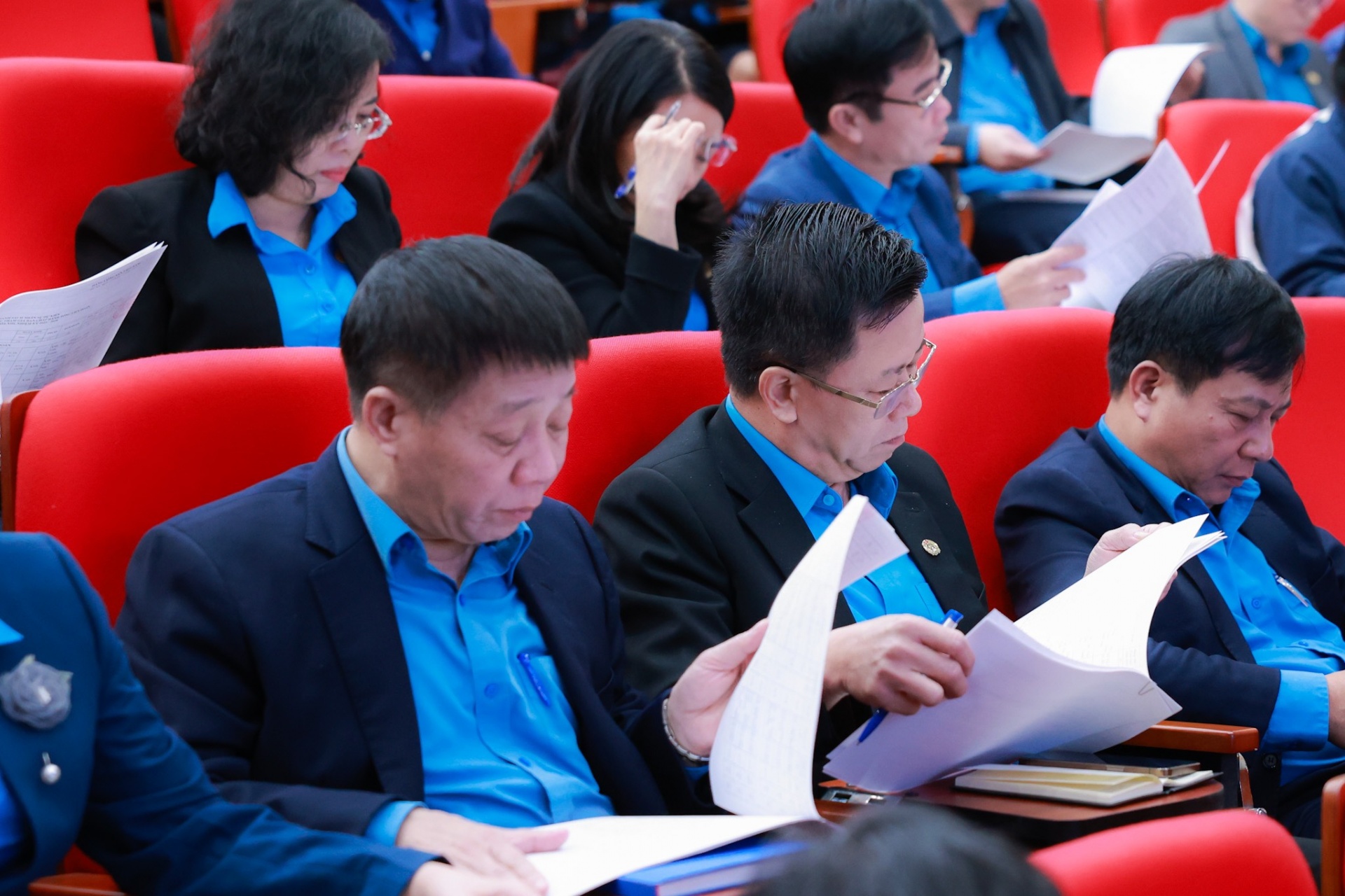 Ban Chấp hành Tổng LĐLĐ Việt Nam khóa XII họp Hội nghị lần thứ 16 Ban Chấp hành Tổng LĐLĐ Việt Nam khóa XII họp Hội nghị lần thứ 16