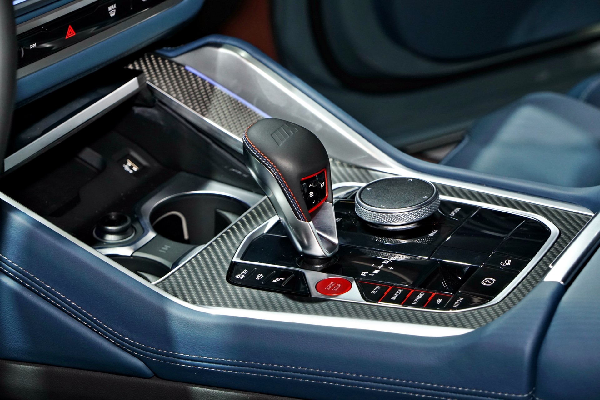 Cận cảnh SUV hiệu năng cao BMW XM 2024 giá 10,9 tỷ đồng