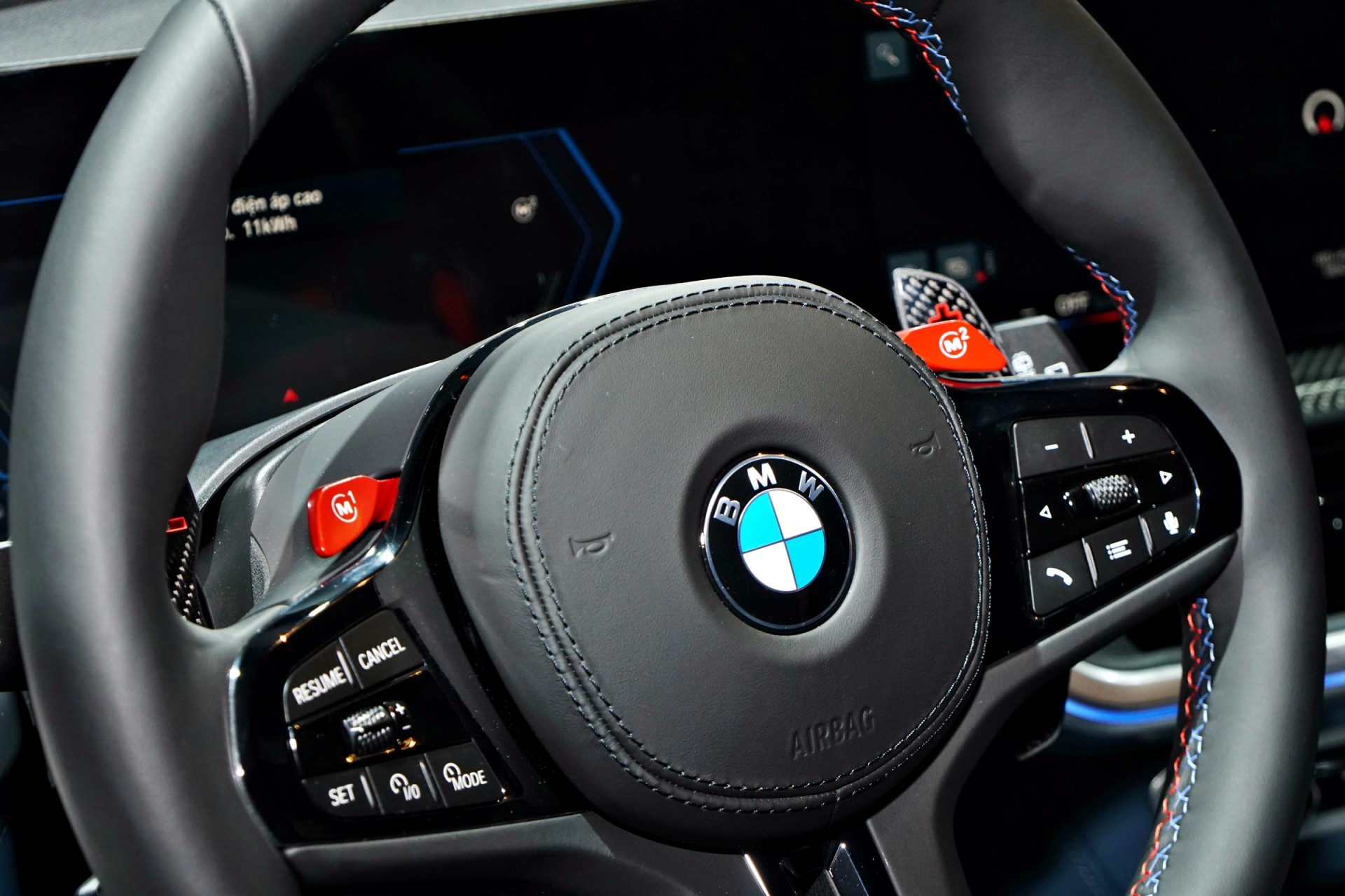 Cận cảnh SUV hiệu năng cao BMW XM 2024 giá 10,9 tỷ đồng