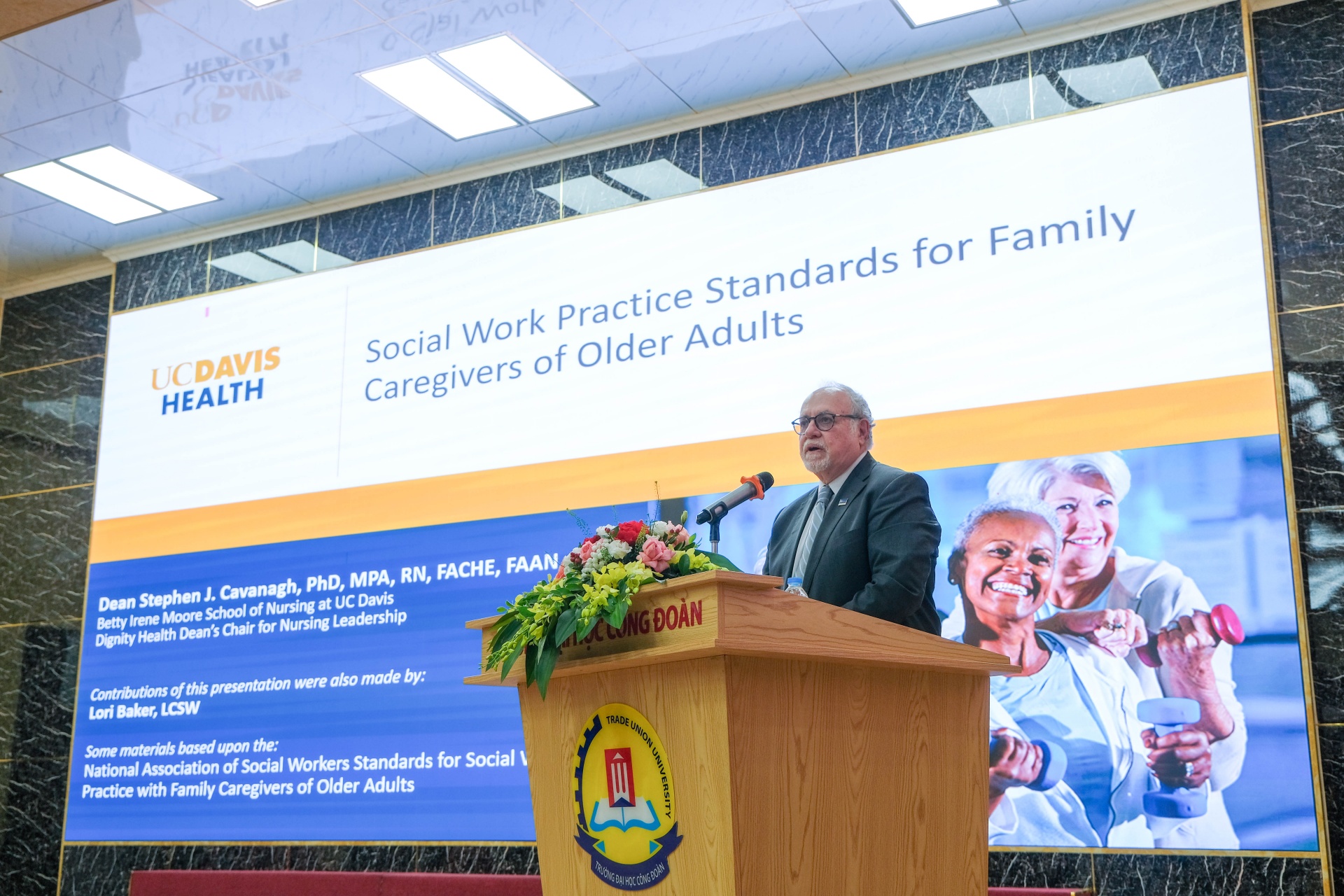 Vai trò của công tác xã hội với người lao động Vai trò của công tác xã hội với người lao động