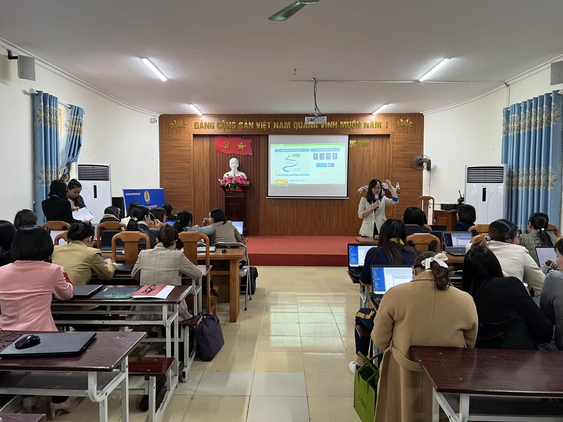 Cuộc thi “Gửi niềm tin, trao kỳ vọng”: Không khí sôi động từ vùng đất cố đô Cuộc thi “Gửi niềm tin, trao kỳ vọng”: Không khí sôi động từ vùng đất cố đô