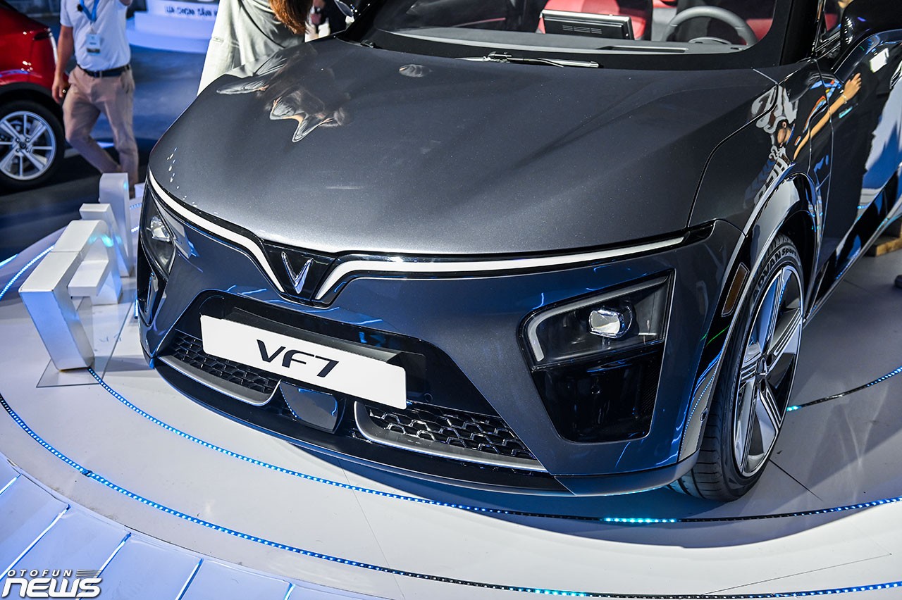 VinFast VF7 sẽ ra mắt ngày 21/11?