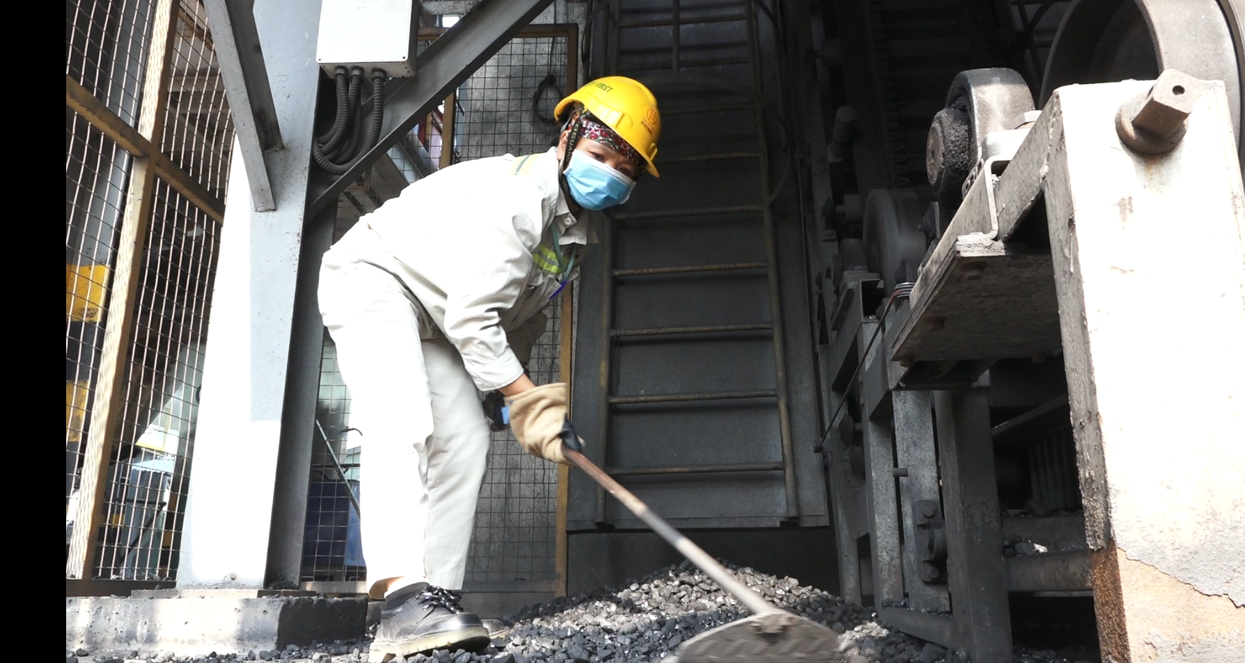 “Có việc, có lương là hạnh phúc lắm rồi” “Có việc, có lương là hạnh phúc lắm rồi”