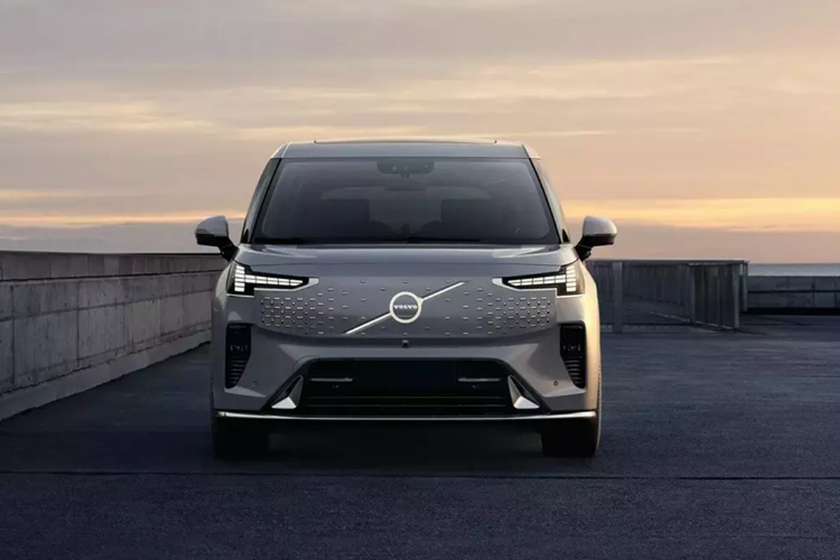 Cận cảnh volvo em90 - mẫu mpv điện đầu tiên của hãng xe thụy Điển